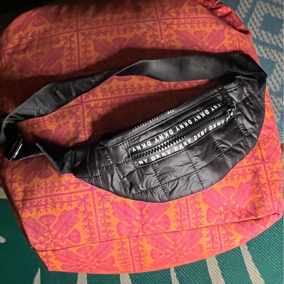 Dkny fanny pack - Picture 1 of 5